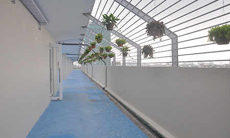 hành lang trường THCS Nghĩa Tân