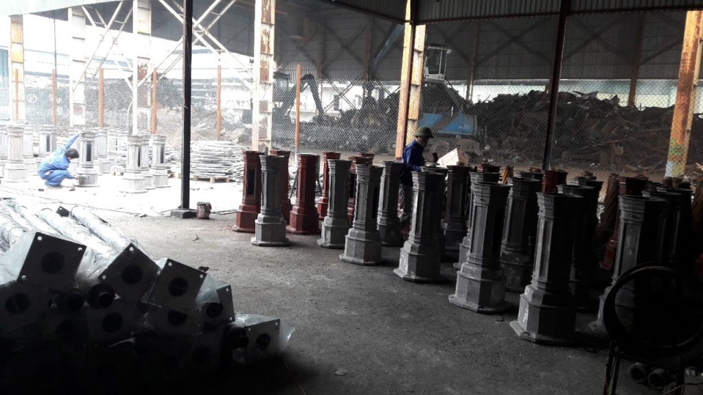 trụ đèn sân vườn