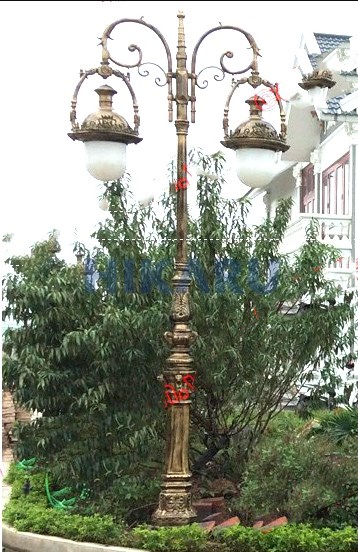 cot den san vuon nu hoang